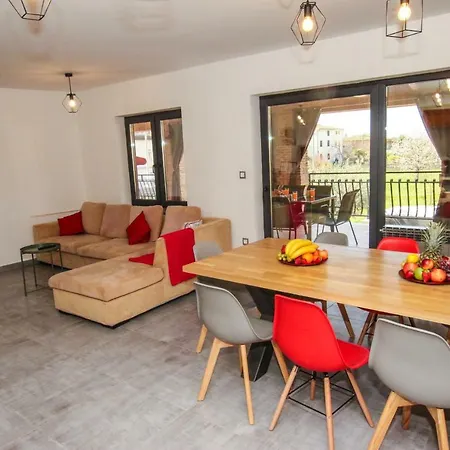 Tina With Jacuzzi Poreč