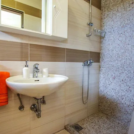 Tina With Jacuzzi * Poreč