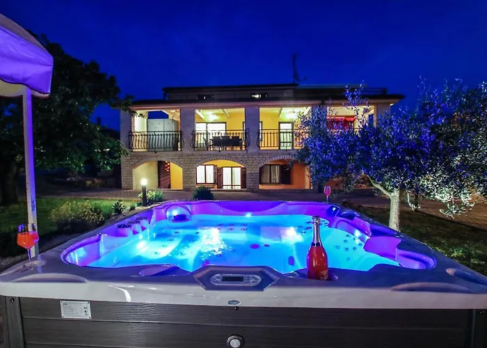 Appartamento Tina With Jacuzzi *