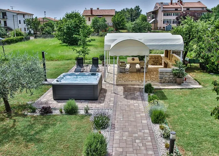 Appartamento Tina With Jacuzzi