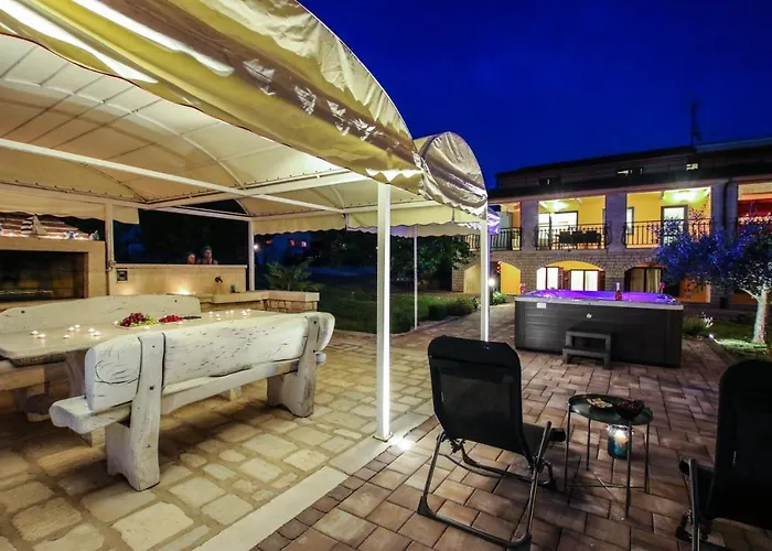 Appartamento Tina With Jacuzzi *