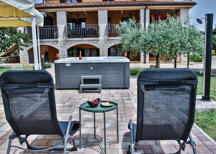 Tina With Jacuzzi Appartamento Porec