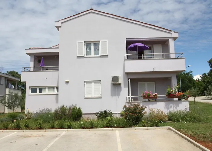 Tina With Jacuzzi Appartamento *