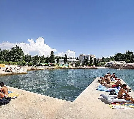 Tina With Jacuzzi Апартаменти