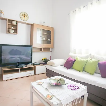 Tina With Jacuzzi Apartament Poreč