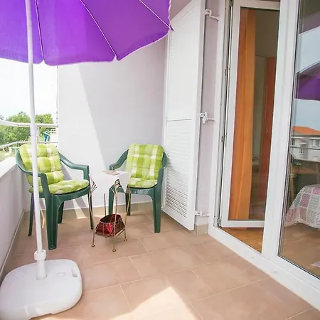 Tina With Jacuzzi Апартаменти Пореч