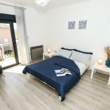 Tina With Jacuzzi * Poreč