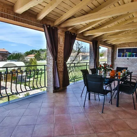 Apartament Tina With Jacuzzi