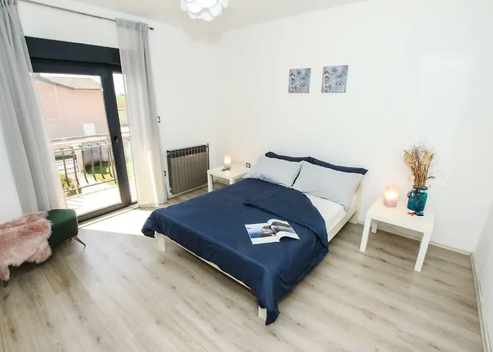 Tina With Jacuzzi * Poreč